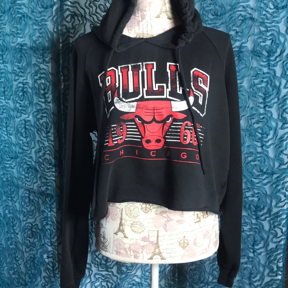cropped sweatshirt